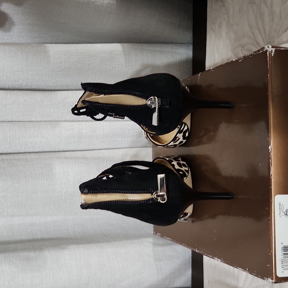 Audrey Brooke Print heels - Picture 3 of 8